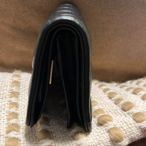 🤩Mario Valentino Black Bifold Wallet, Black. Like new used cond. NS VALENTINO 🔥 - Picture 3 of 7